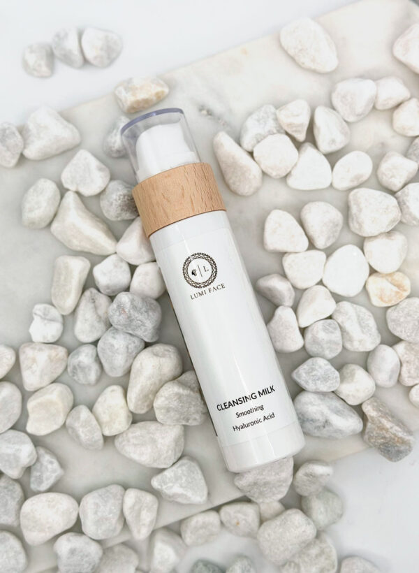 Lumi Face Cleansing Milk Smoothing Hyaluronic Acid